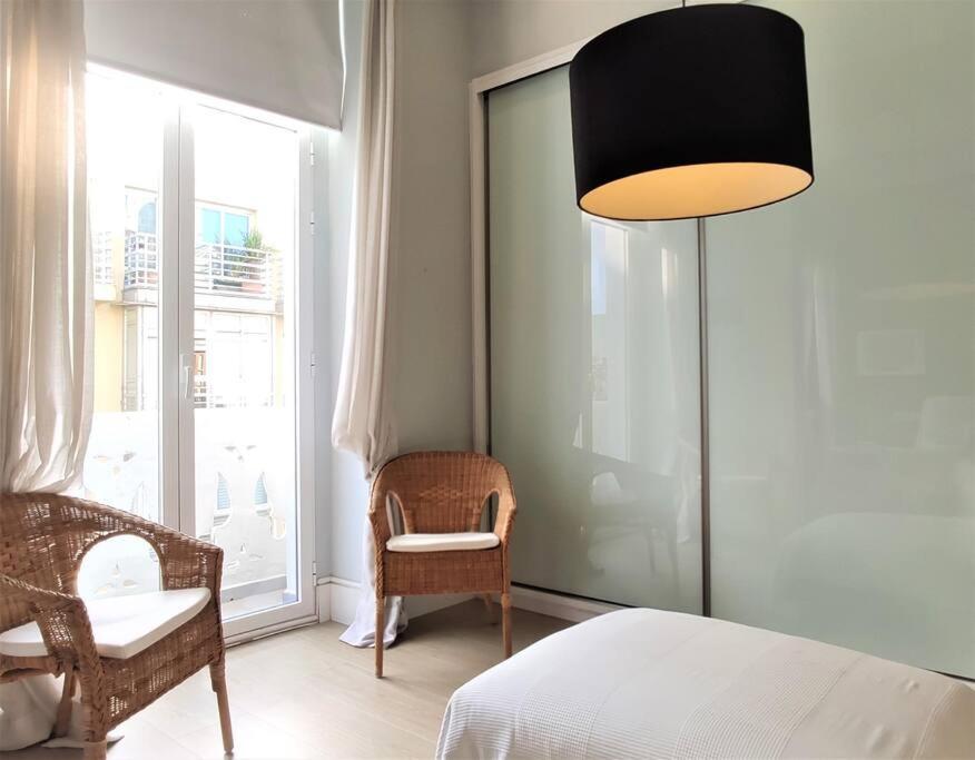 Suite De Lujo Frente Al Mercado Colon. Only Adults Валенсия Екстериор снимка