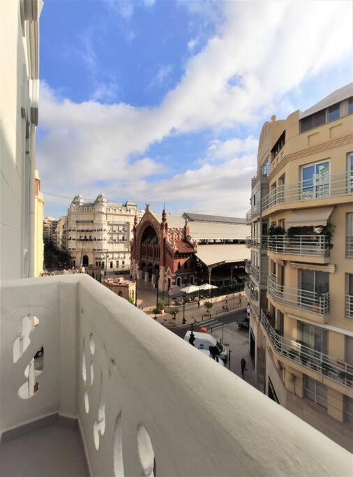 Suite De Lujo Frente Al Mercado Colon. Only Adults Валенсия Екстериор снимка